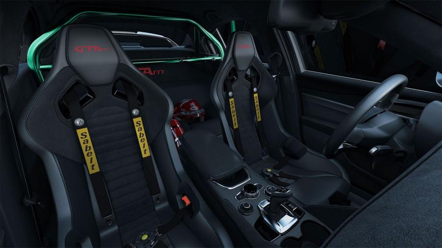 Интерьер Alfa Romeo Giulia GTAm (952) 2020 года  (фото 48 из 59)